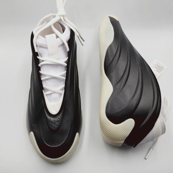 Mens Size 11 Adidas Sneakers Harden Volume 9 Lightstrike Black White JQ9137 main image 4